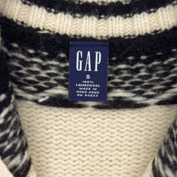 Vintage Gap zip up sweater - Picture 2 of 2